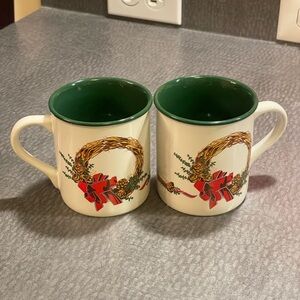 VTG 8 oz Hickory Farms Christmas Wreath Coffee Ceramic Mugs Cups Korea Set Of 2